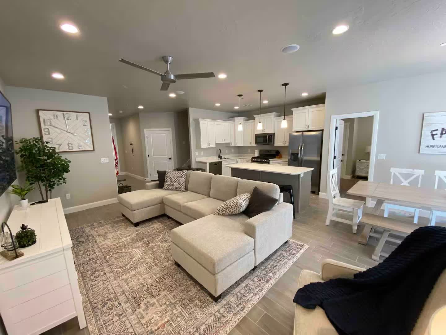 Spotless open great room, kitchen and dining area after a TrueCove deep clean